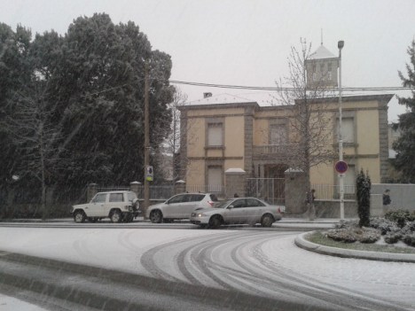 Davant de les Monges.