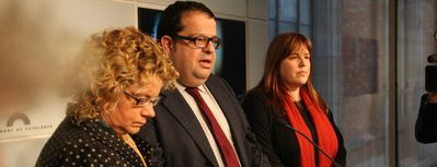Geli, Elena i Ventura, diputades i diputat del PSC que ahir van trencar la imposició de partit. Foto diari ARA