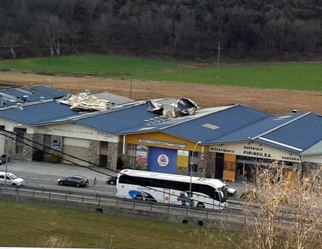 Cobertes de naus del polígon de Castellciutat.